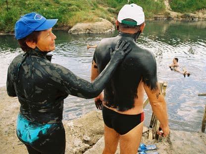 Cât de wow o duc românii (I). Poveștile românilor care nu pleacă niciodată în concediu