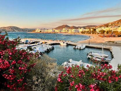 Culorile apusului în Ciclade. Paros. Foto: Ioana Epure