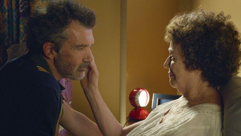 Antonio Banderas și Julieta Serrano, din nou în lumea lui Pedro Almodóvar, ca mamă și fiu/ FOTO captură din film