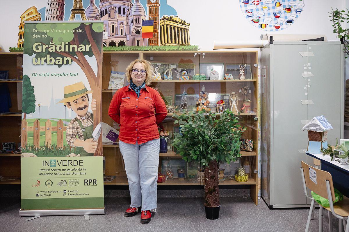 Nina Vlăduțu, profesoară de horticultură la Liceul «Cezar Nicolau» din Brănești. Foto: Eli Driu