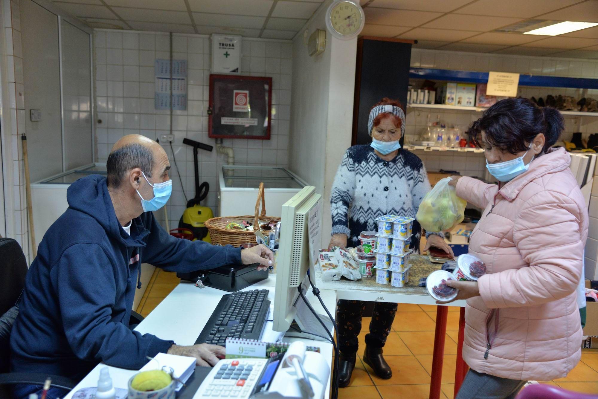 Somaro, magazinul social din Piața Matache. Foto Lucian Muntean