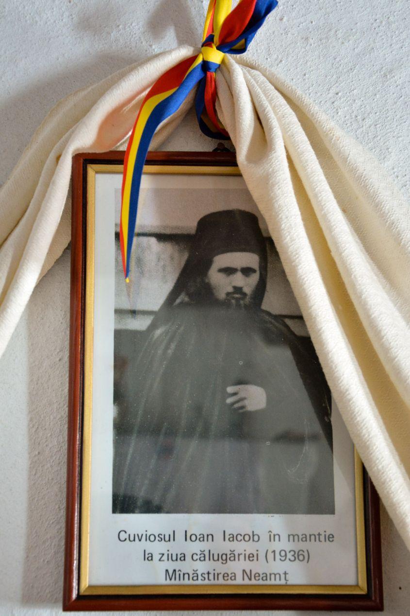 Verișoara Georgeta și-l amintește pe Sfântul Ioan ca fiind un băiat înalt și frumos.