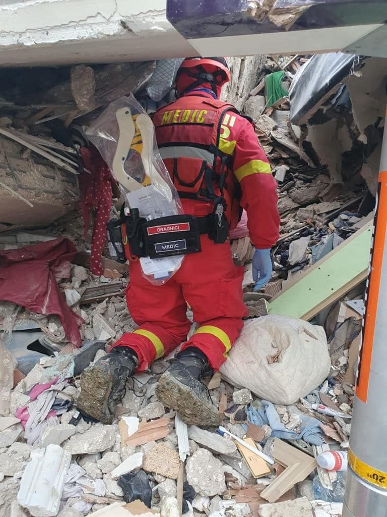Salvatorii români, în timpul unei intervenții. Foto: Facebook Departamentul pentru Situații de Urgență