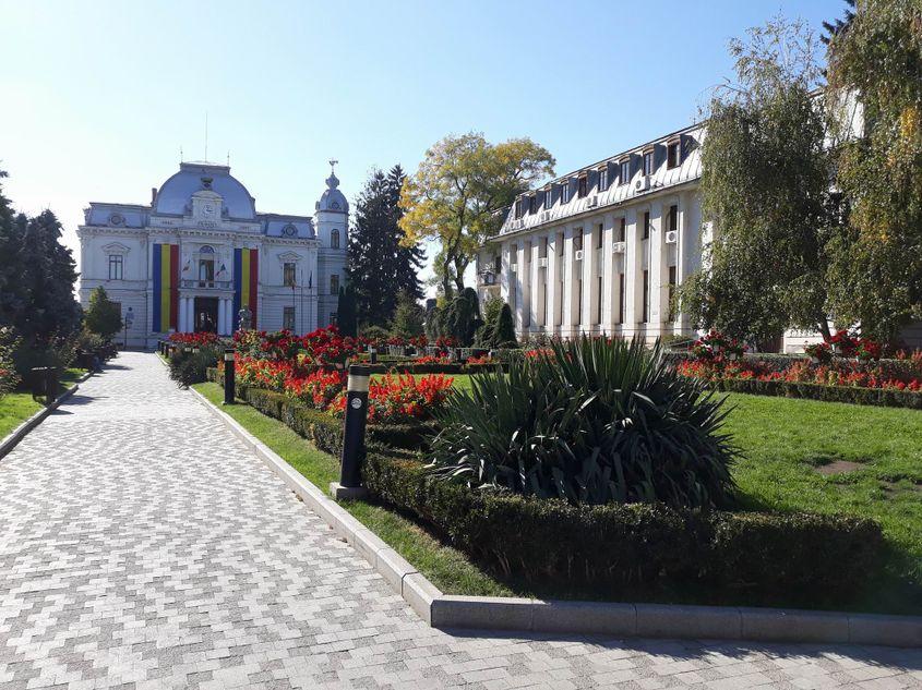 Târgoviște pare un oraș adormit, în special când e comparat cu orașele din Transilvania. Dar e cel mai bine punctat oraș aflat la sud de Carpați. Foto Lucian Muntean
