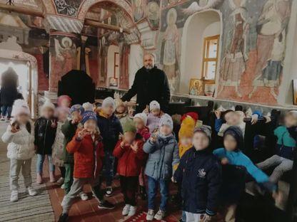 Un preot din Topoloveni a fost ales șeful filialei locale a PSD. Biserica Ortodoxă le interzice clericilor să facă politică