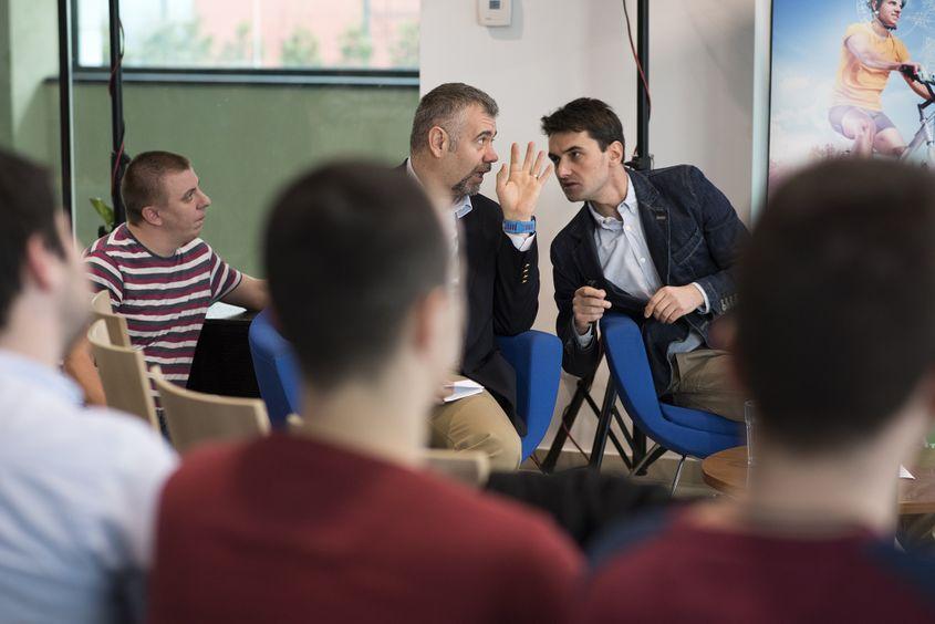 Alpinistul a vorbit la Cluj la invitația companiei AROBS. Foto: Raul Ștef