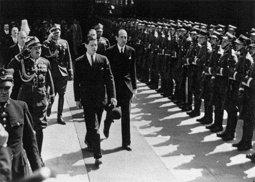 Mihai, în mai 1937, la Varșovia. Sursa: Biblioteca Națională a Franței
