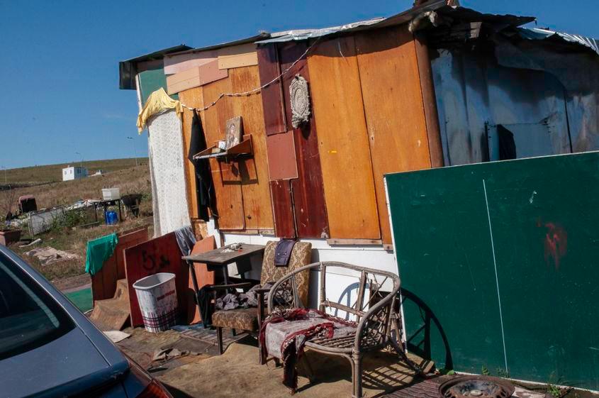 Locuință din comunitatea care trăiește între rampele de gunoi