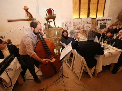Klezmer, doină, manele. Itinerariul unui muzician evreu în România