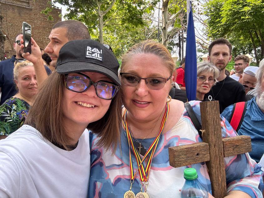 Conform estimărilor autorităților, Marșul Normalității de anul acesta a adunat între 500 și 1.000 de participanți. Diana Șoșoacă a fost în centrul atenției. foto: selfie Renata Mogîldea