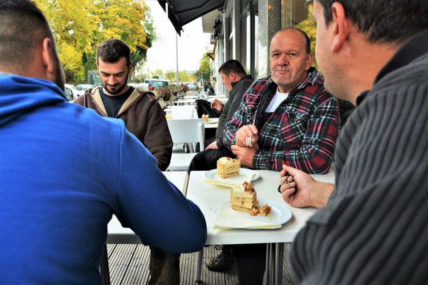 Salahorii la cofetărie.