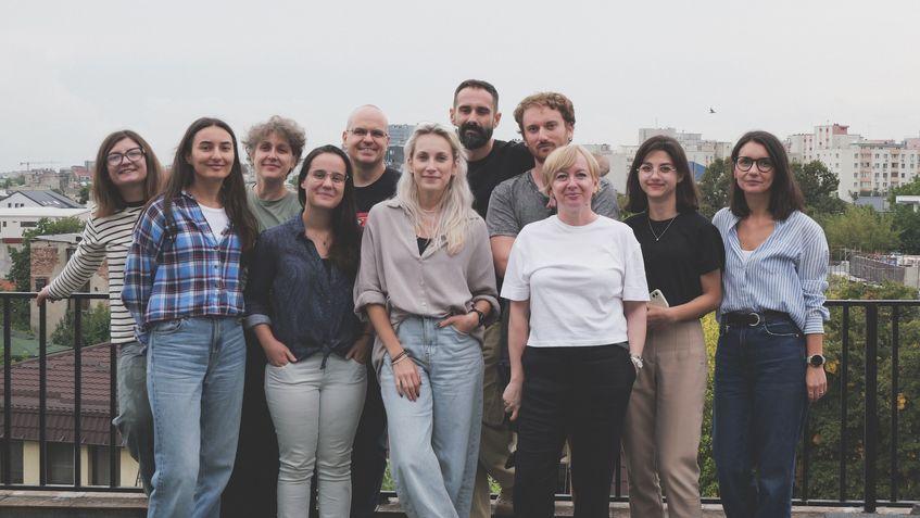 (O parte din) redacția Pressone.