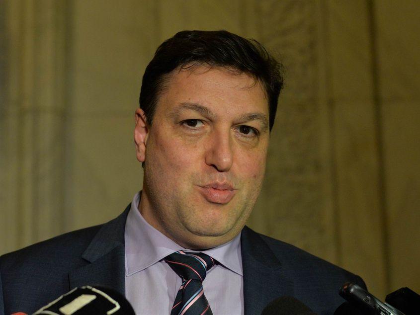 În paralel cu activitatea de parlamentar, Șerban Nicolae profesează ca practician în insolvență. Foto: Lucian Muntean