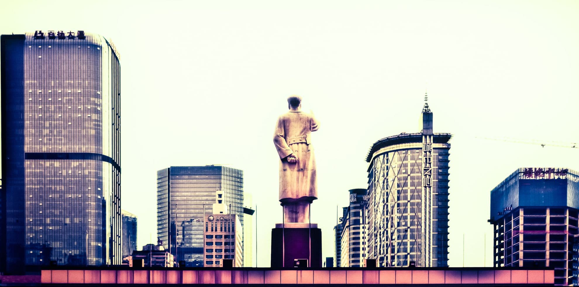 Deși a omorât zeci de milioane de chinezi prin politicile sale, Mao Zedong este încă prezent în viețile chinezilor. Iar Xi Jinping duce China înapoi spre o societate totalitară, anulând și timidele încercări de democratizare ale predecesorilor. Foto © Ulf Huebner | Dreamstime.com