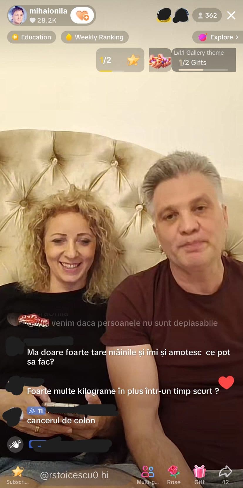 Activitatea cuplului Onilă are loc în mare parte pe TikTok, prin sesiuni zilnice de live pe care le țin din pat, de la ora 21 până aproape de miezul nopții. Foto: PressOne