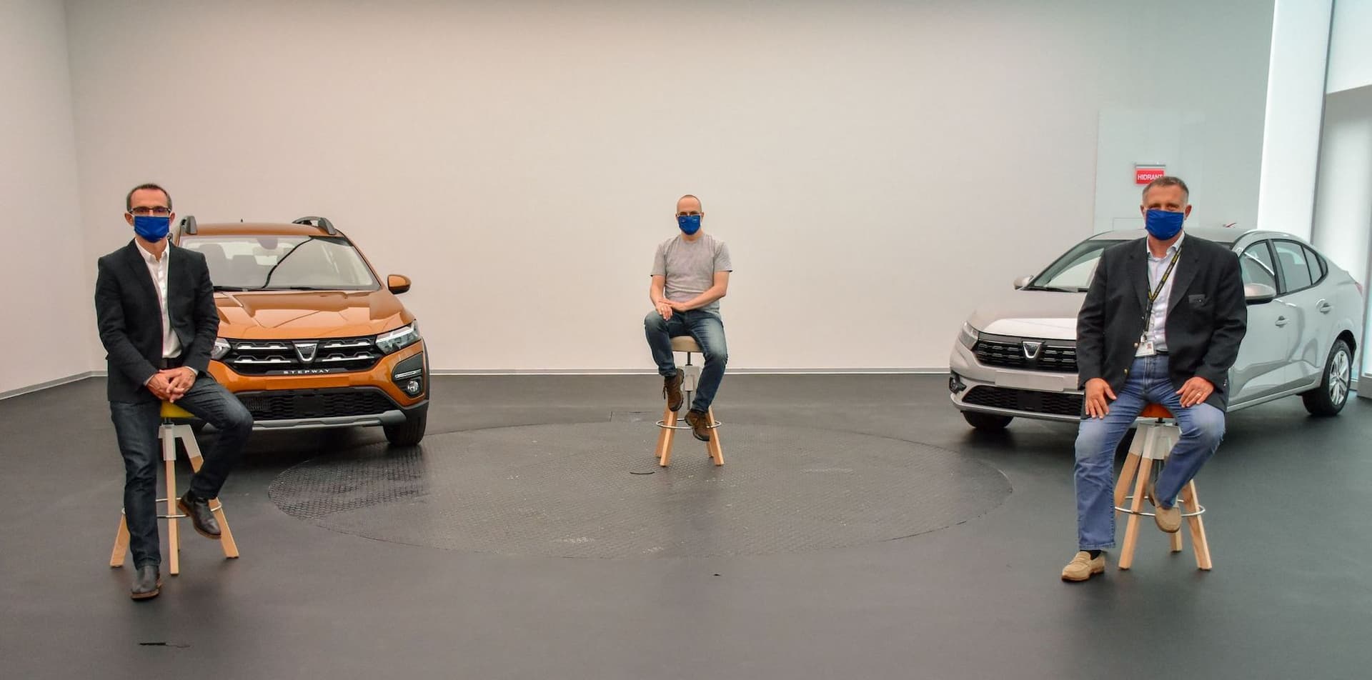 Un interviu desfășurat după toate normele distanțării sociale.