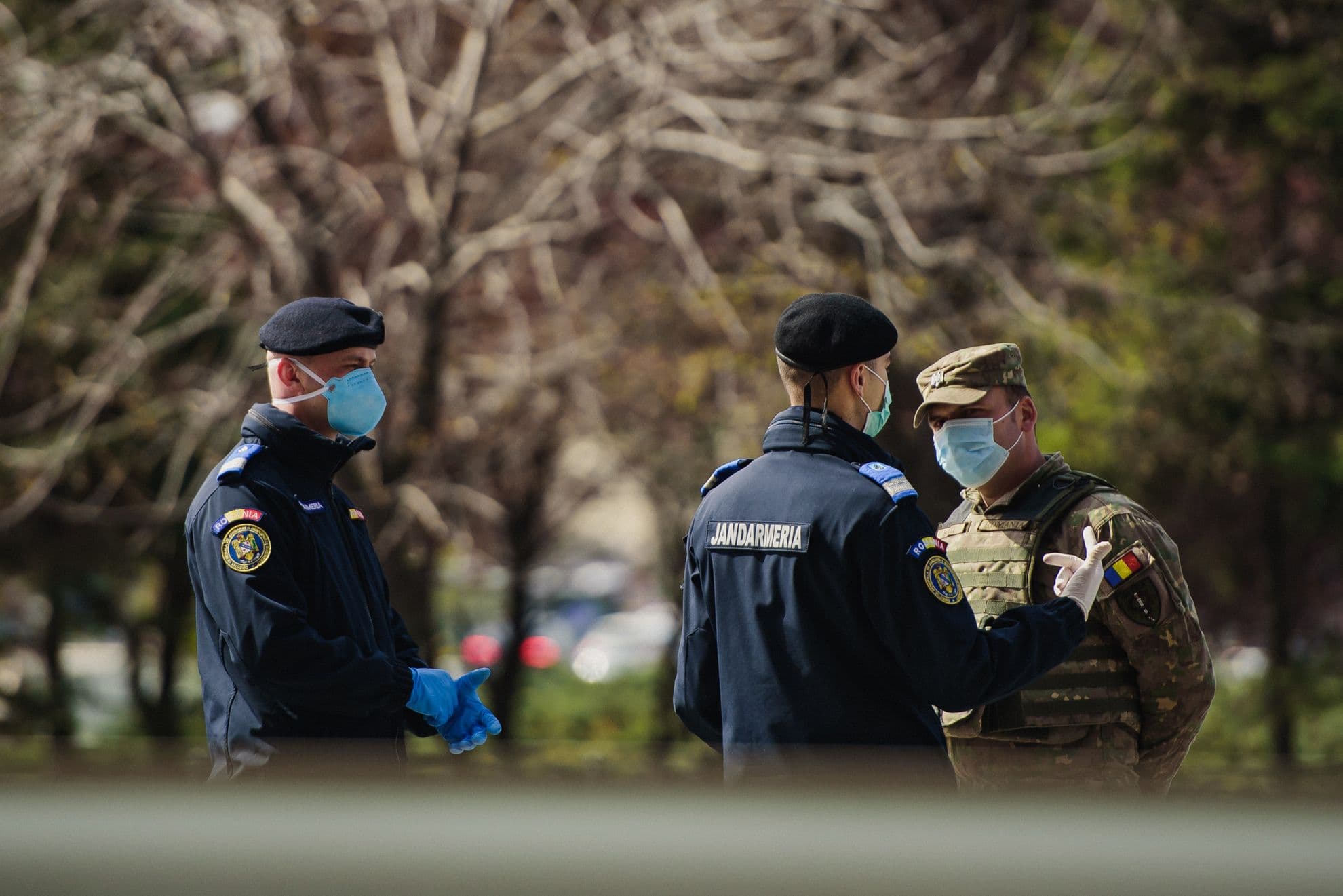 Poliția și armata patrulează cot la cot în Piața Unirii. Foto: Ioana Epure