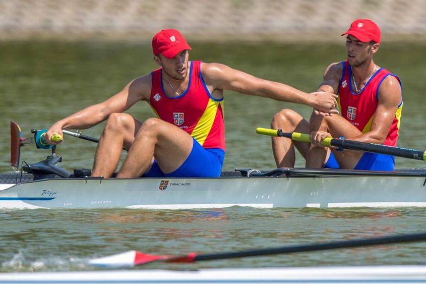 Cosmin Pascari (în prim-plan), unul dintre cei mai buni canotori ai României