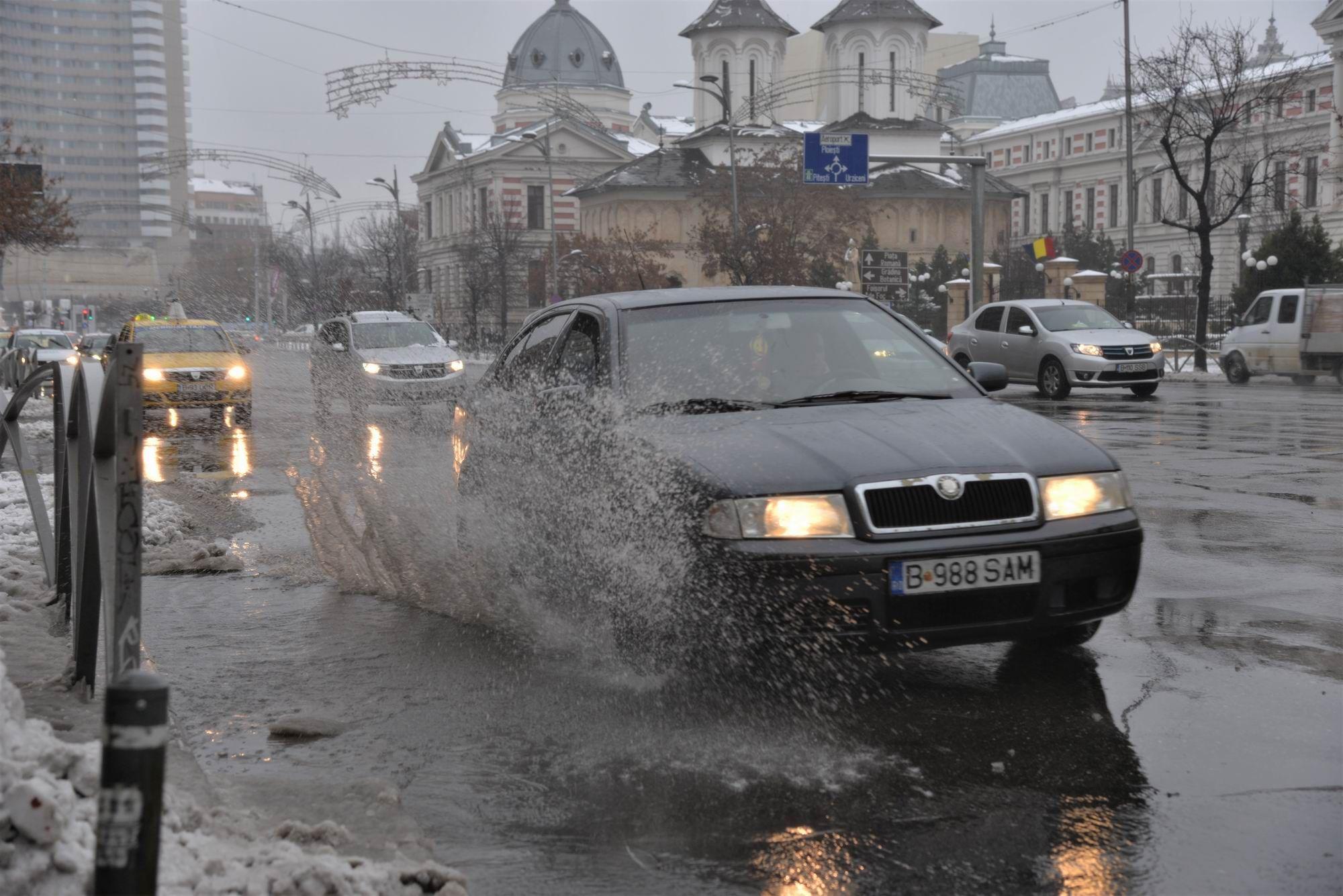 Trafic aglomerat pe B-dul I.C. Brătianu. Foto Lucian Muntean